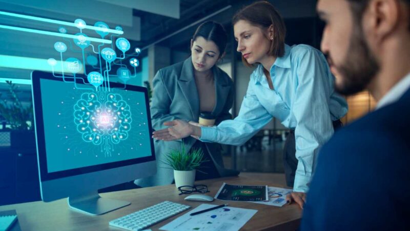 Los ecuatorianos ya usan la Inteligencia Artificial en sus trabajos