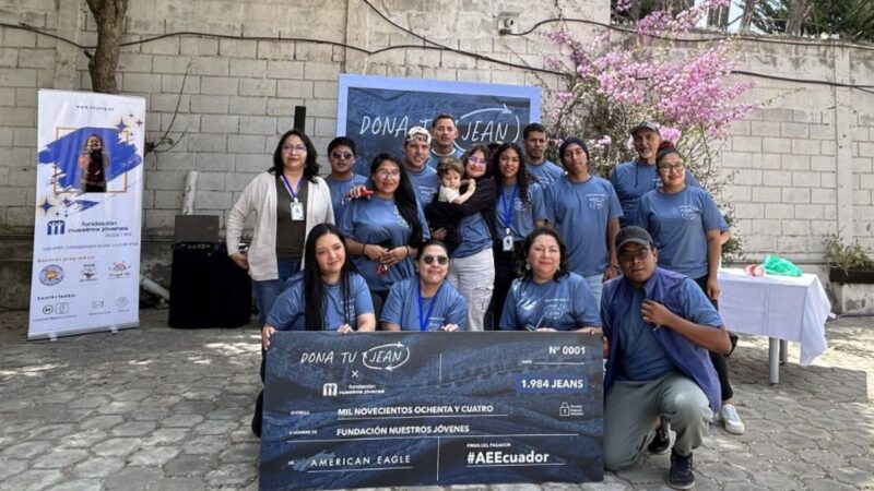 American Eagle donó 1984 jeans a la Fundación nuestros jóvenes