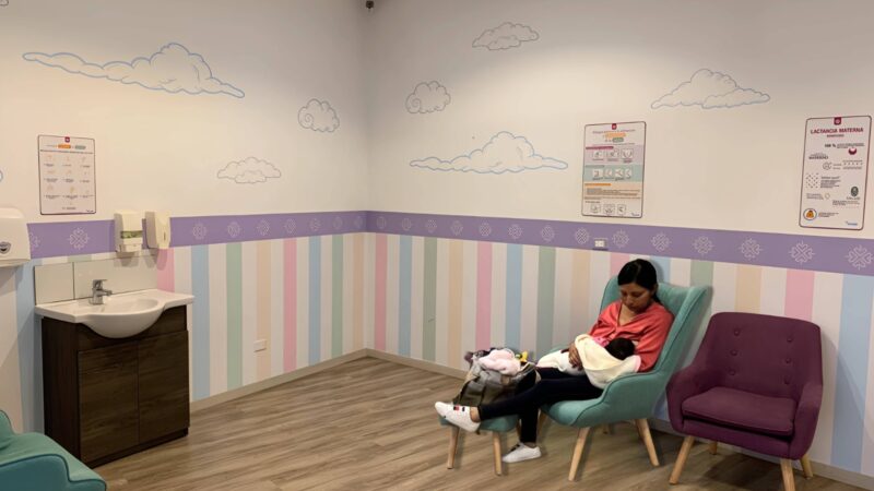 Las salas de lactancia son escenciales para las madres