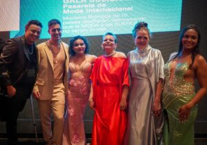 Parte de los guerreros con su traje formal. Foto: Rafael Rodríguez.
