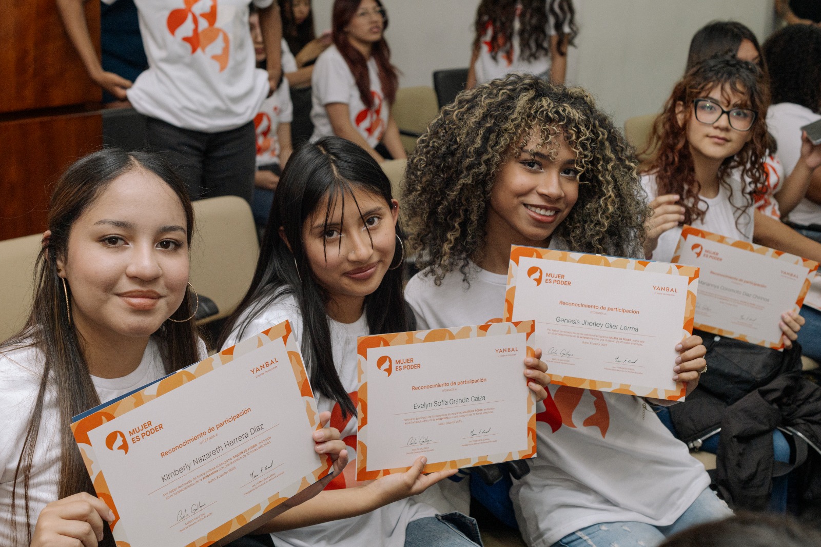 Mujer es poder: 156 mujeres fortalecieron su autoestima