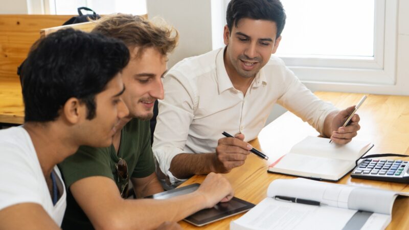 10 mandamientos de educación financiera para los jóvenes