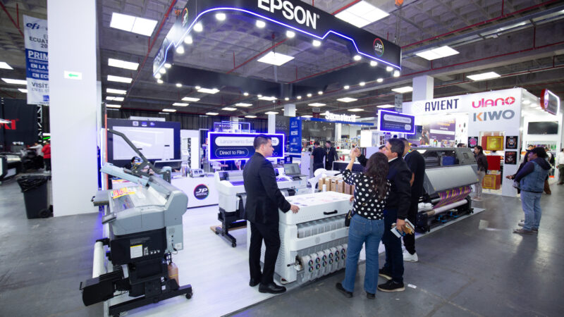 Epson impulsa la innovación en la Feria Ecuatextil 2025