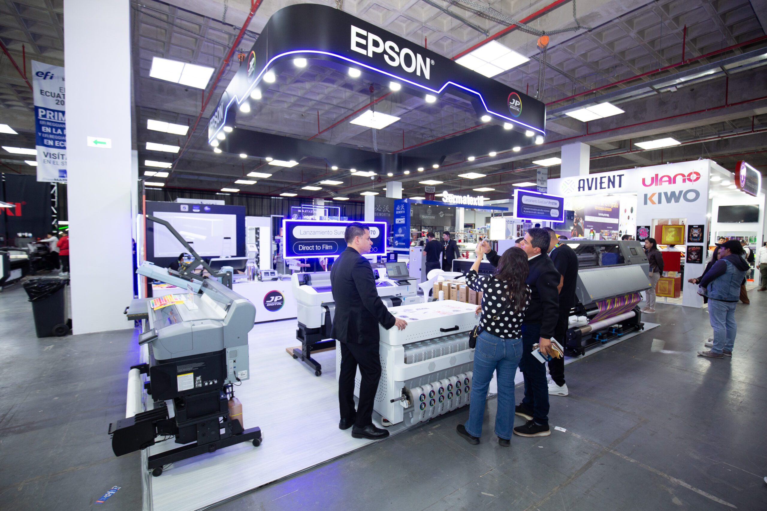 Epson impulsa la innovación en la Feria Ecuatextil 2025