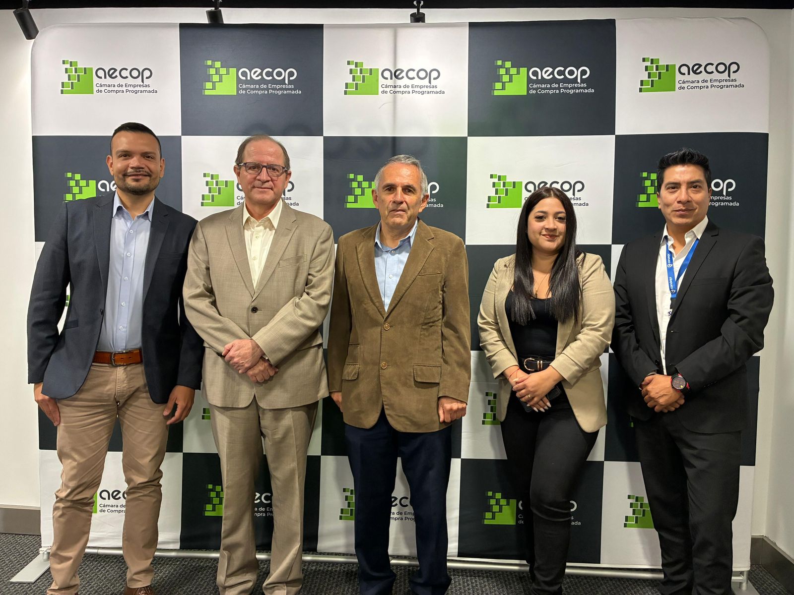 450 asesores comerciales de AECOP se certificaron en ética y profesionalismo