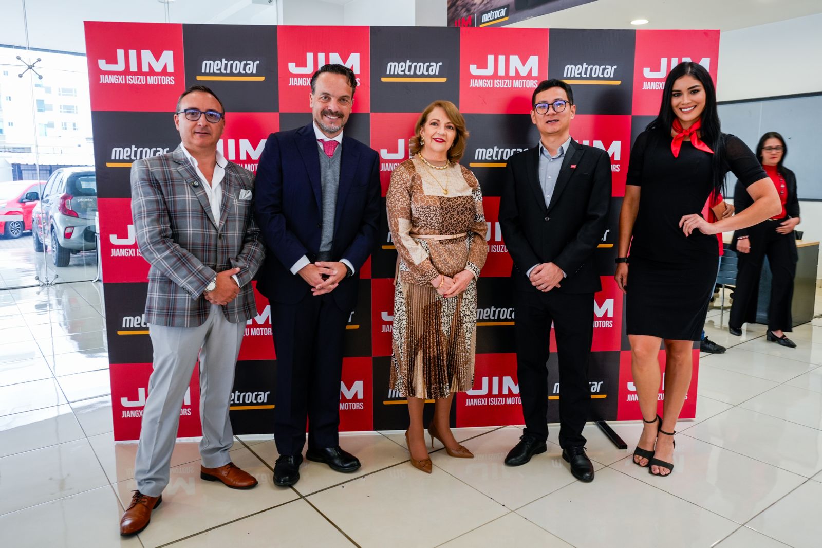 JIM y Metrocar oficializan su alianza en Ecuador