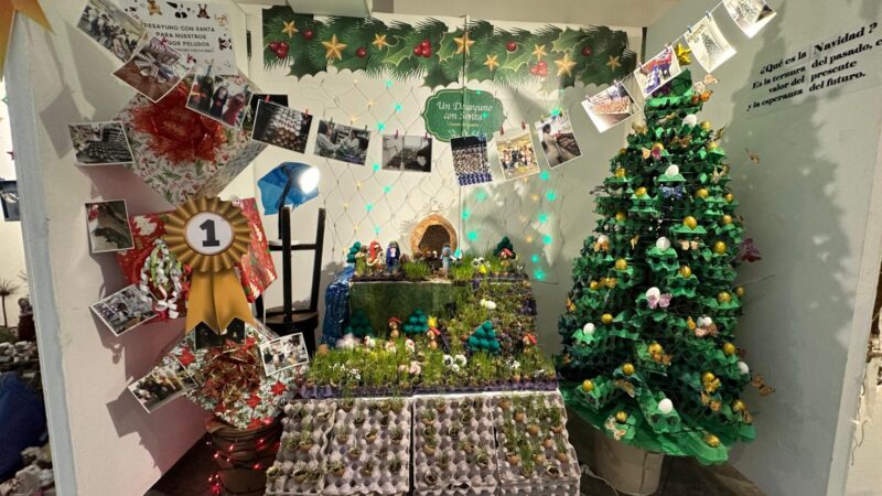 La PUCE celebra la Navidad con una exposición de pesebres
