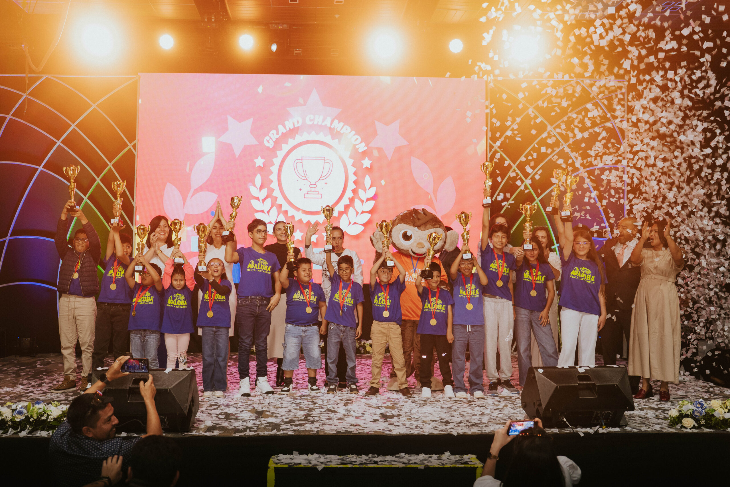 200 niños ecuatorianos usaron su ingenio mental en el Campeonato ALOHA 2026