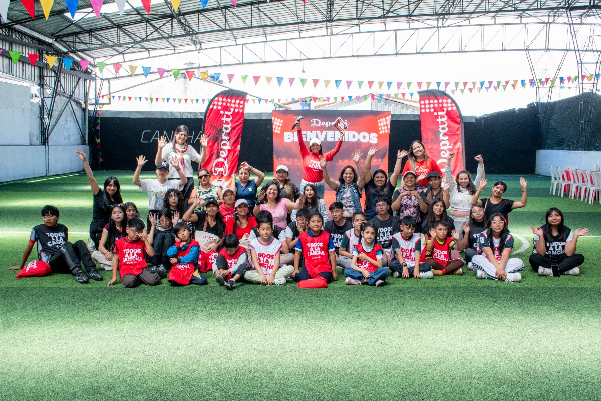 El fútbol unió a las familias del programa Mujeres Confeccionistas de Deprati